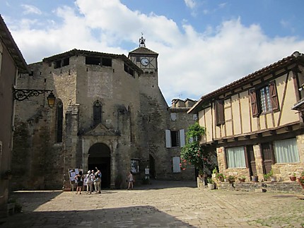 Place principale de Penne