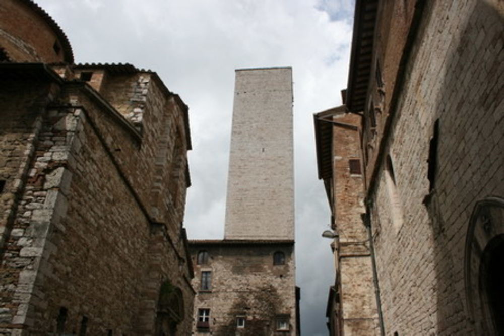 Tour à Pérouse Via dei Priori