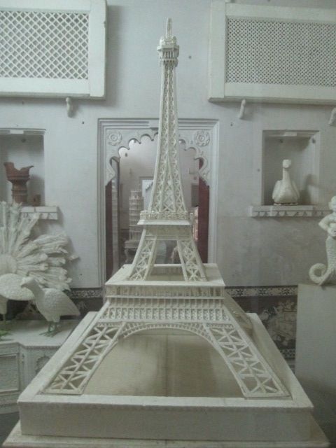 Tour Eiffel en polystyrène