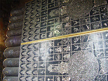 Wat Pho, Plante des pieds du Bouddha couché