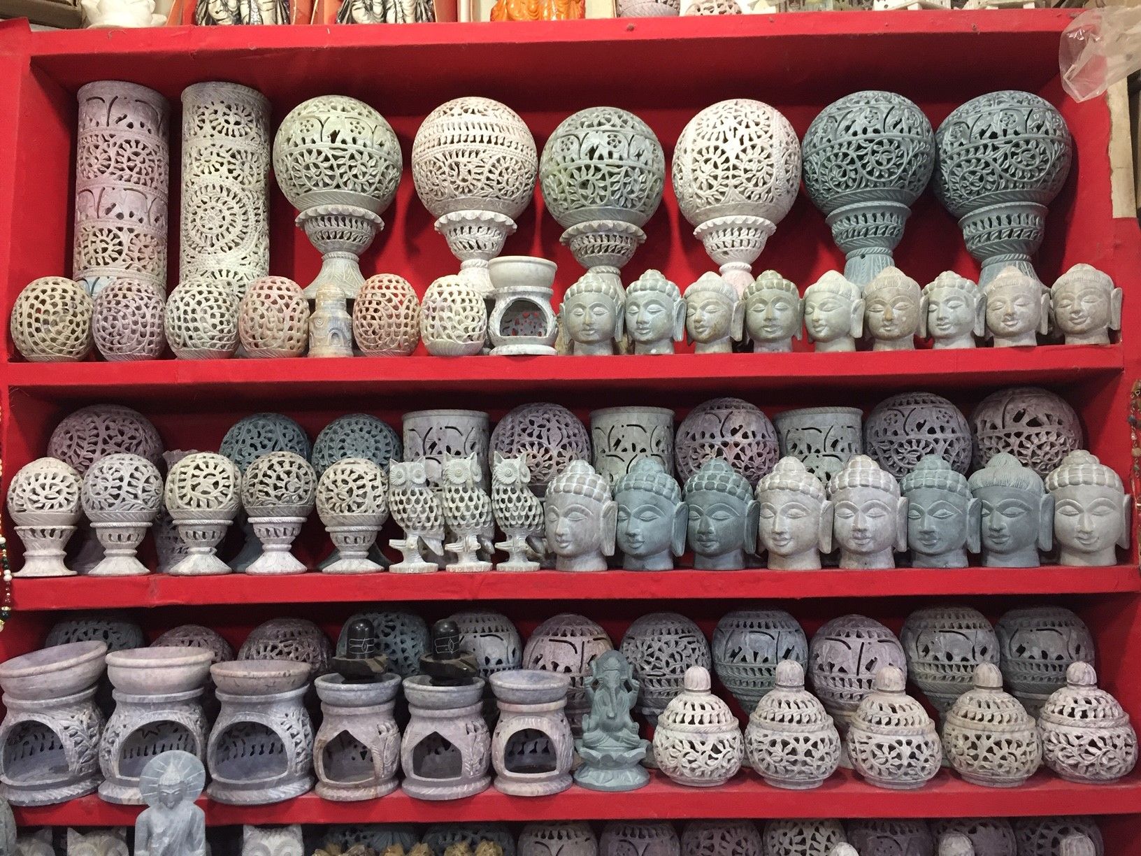 Souvenirs en pierre à Ajanta, Inde