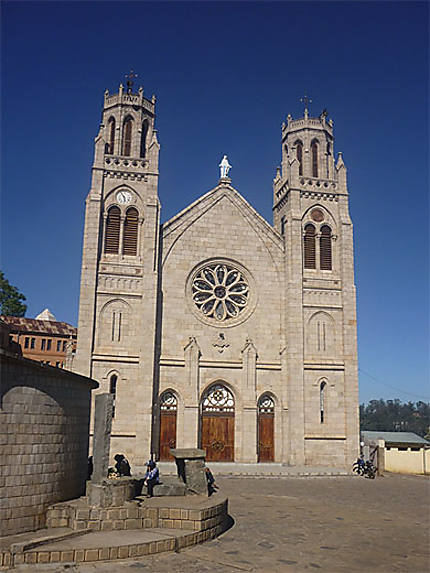 Une église parmi tant d'autres au centre de Tana