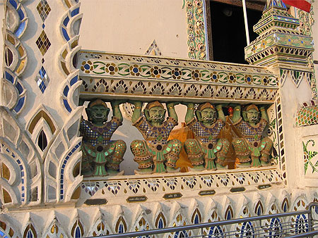 Photo céramique au Temple de Phrae Photo céramique au Temple de Phrae