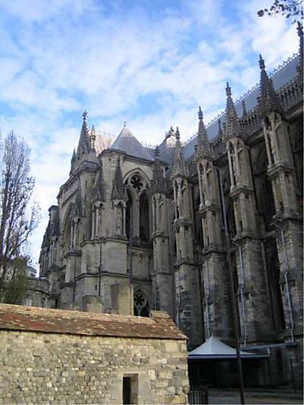 Cathédrale de Reims de profil