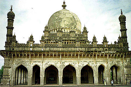 Bijapur: mausolée d'Ibrahim Roza 