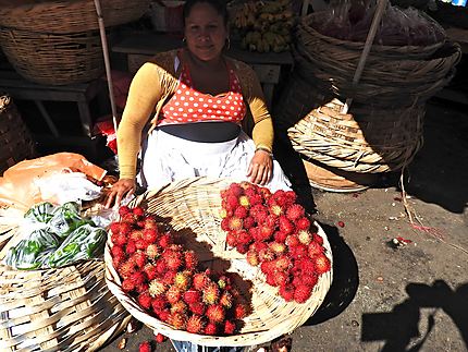 Chinandega - Marché - Ramboutant