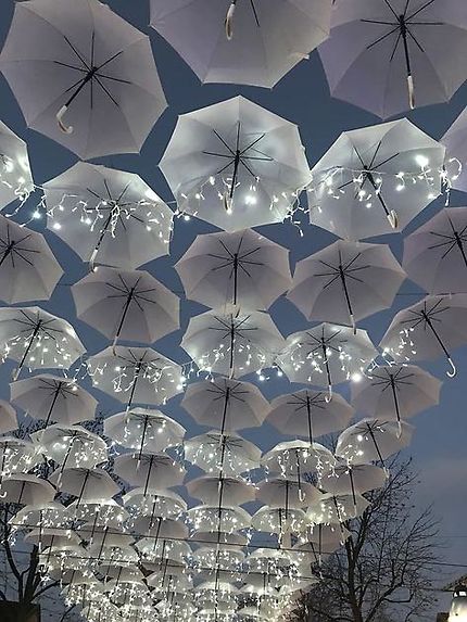 Les parapluies de Noël Cours St Emilion