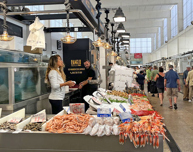 Marché gourmand, plages, soirées festives à Cadix