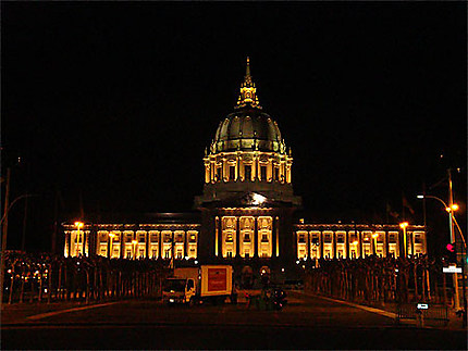 SF City Hall by night