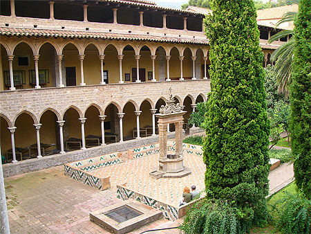 Cloître du monastère des Pedralbes