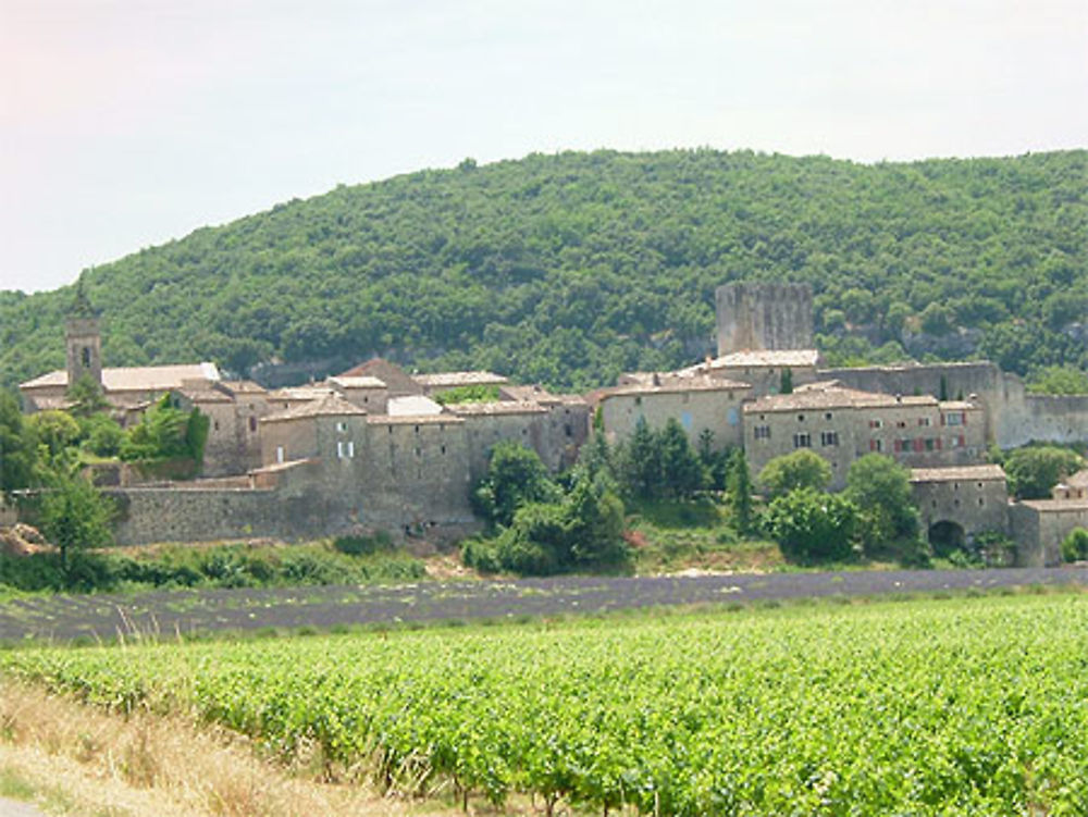 Montclus, les charmes de la Cèze