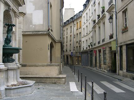 La fontaine de la rue Charlemagne