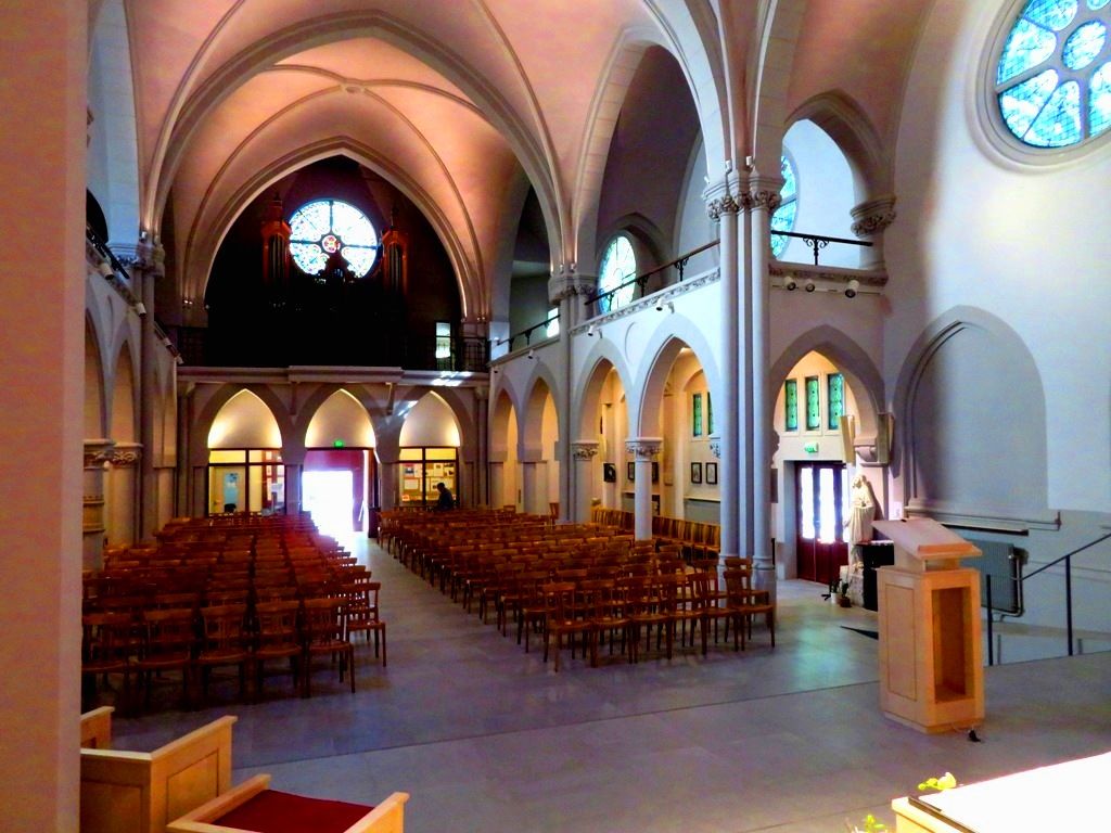 Intérieur de l'Église Sainte Rosalie 