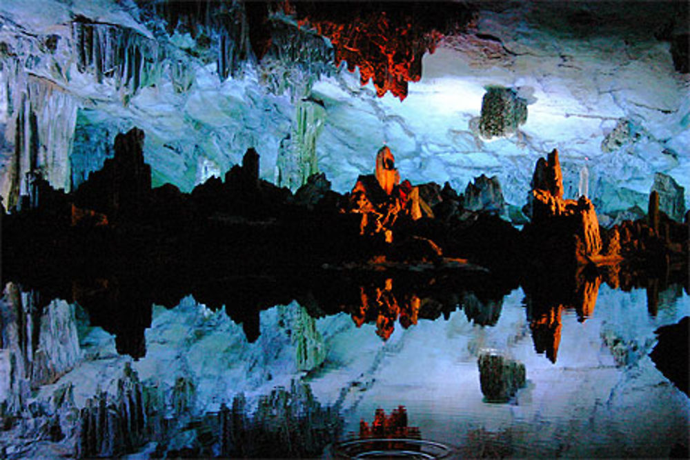 Grotte des flûtes de roseau