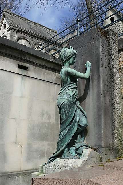 Statue de femme