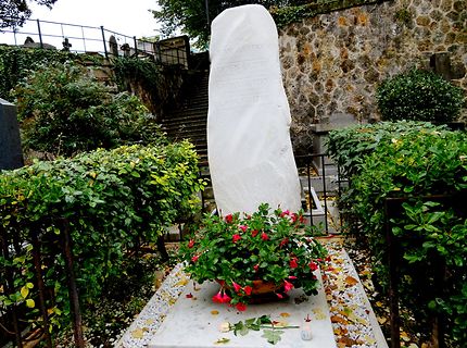 Tombe de Sacha Guitry à Montmartre