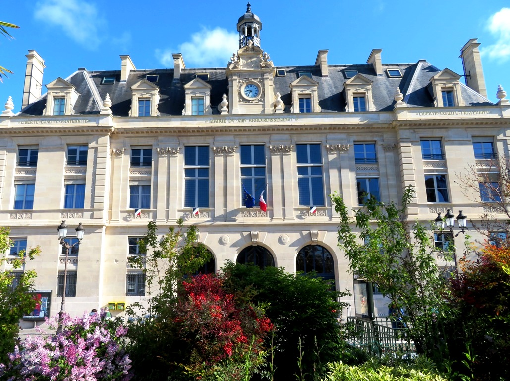 Mairie Du 13ème Arrdt : Place D'Italie : 13ème Arrondissement : Paris ...