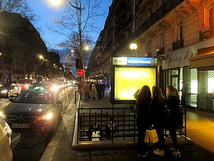 Paris la nuit (Bd St Germain)