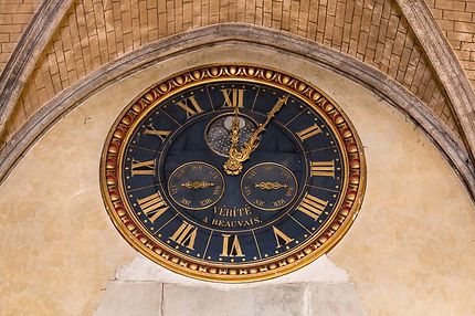 Besançon, Cathédrale St-Jean, Une horloge