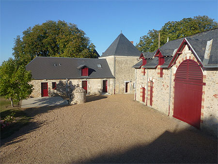 Les dépendances du château Les dépendances du château