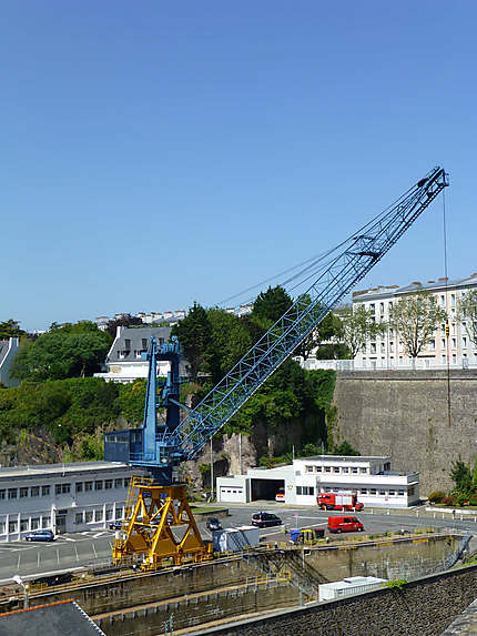 Grue sur les chantiers de Brest