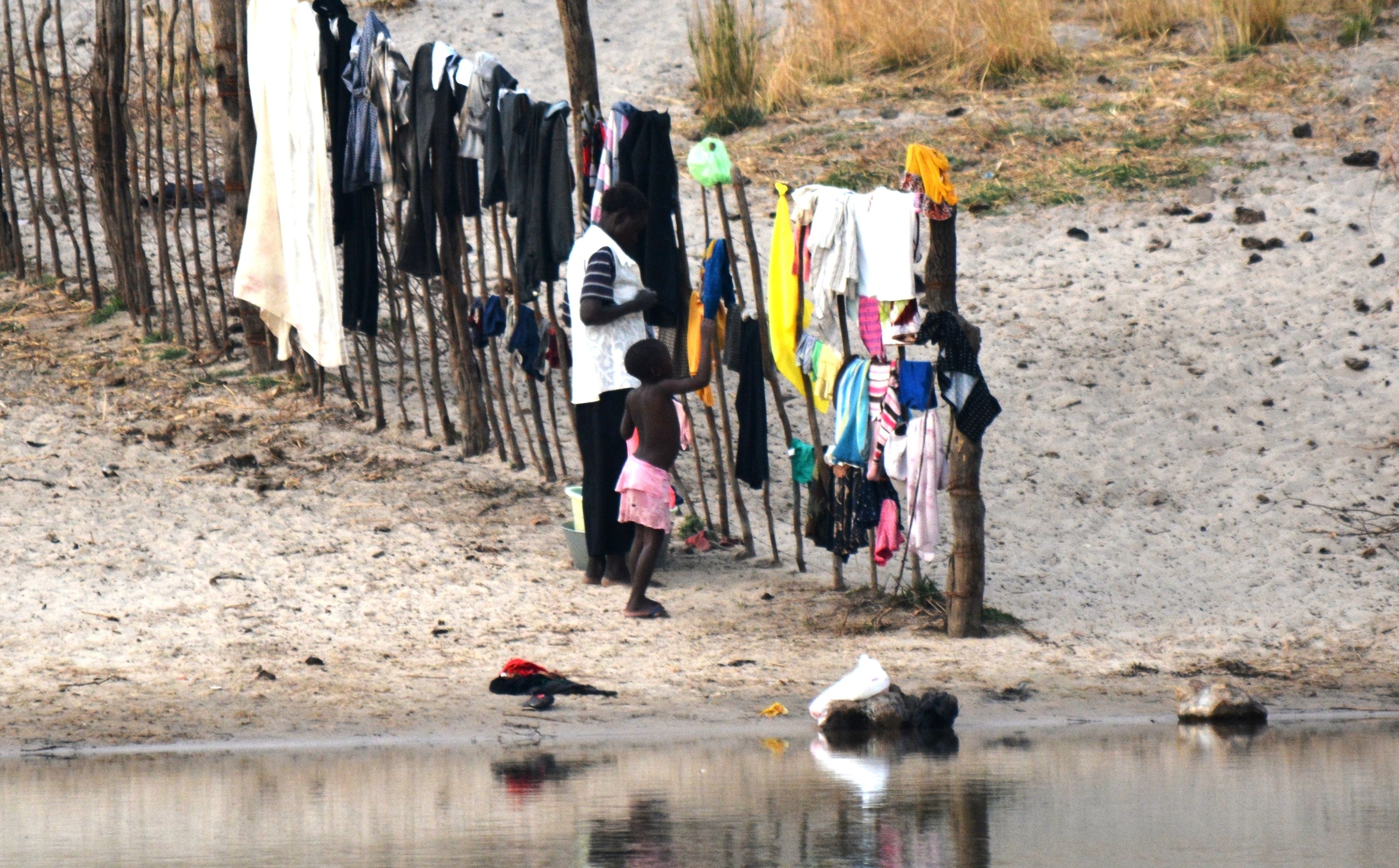 Lessive sur la rivière Kavango