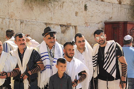 Jérusalem - Mur occidental - groupe d'hommes juifs