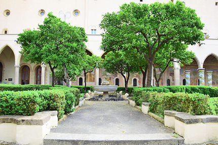 Le jardin et le cloître de Santa Chiara, Naples