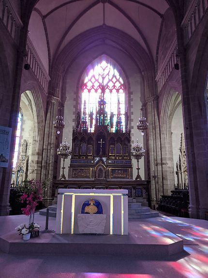 Reflets colorés église de Fougères
