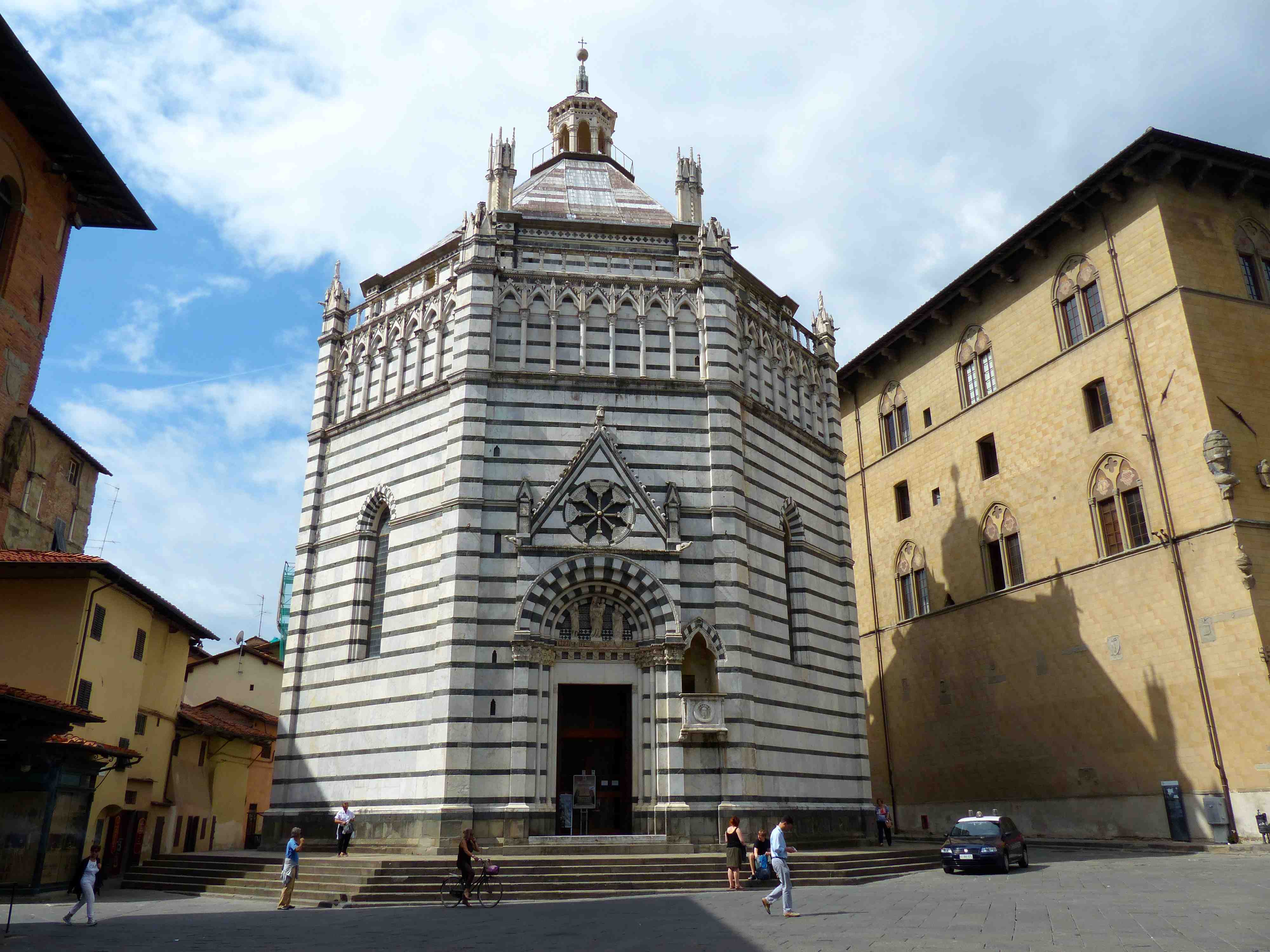 Baptistère à Pistoia Baptistère à Pistoia