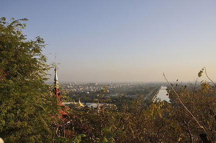 Au-dessus de Mandalay