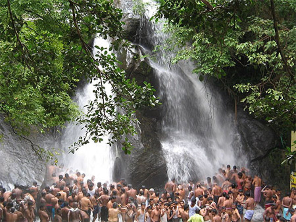 La foule sous les Cascades