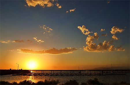 Port de plaisance sur Antelope Island et le Great Salt Lake Port de plaisance sur Antelope Island et le Great Salt Lake