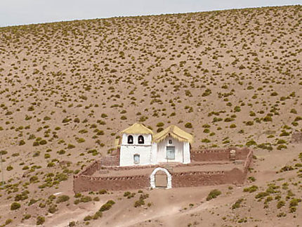 Eglise au milieu du désert