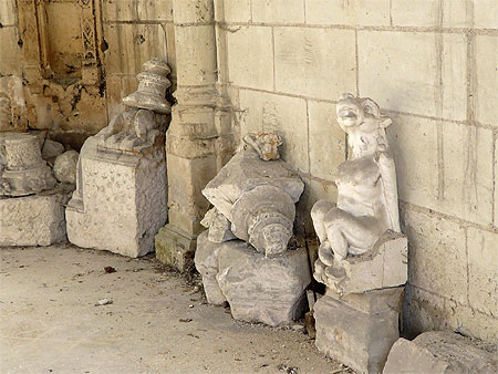Statues Statues