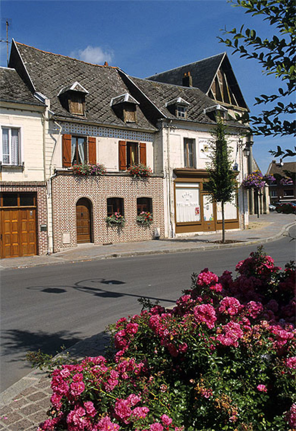 Maisons anciennes, place du Marché au Lin, Doullens