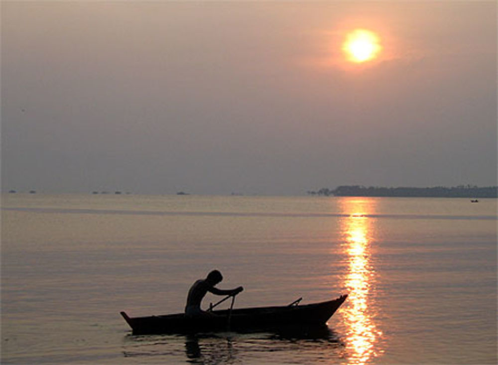 Pêcheur à Trikora Beach