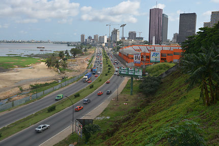 Vue sur la baie de Cocody a Abidjan