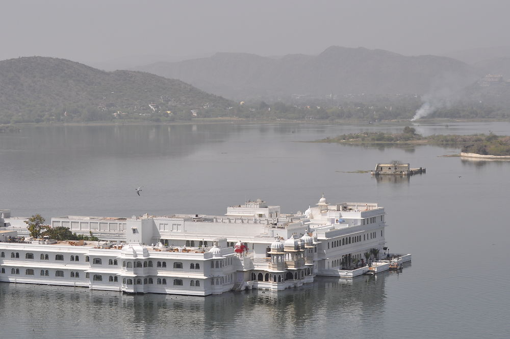 Lake Palace Hotel vu depuis le City Palace