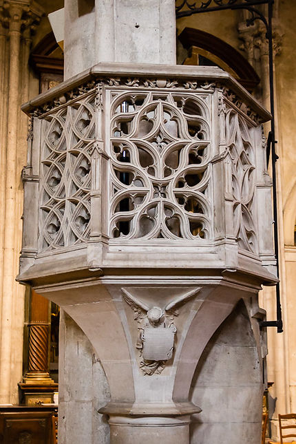Besançon, Cathédrale St-Jean, Chaire en pierre