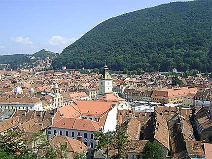Vue de Brasov avec Piata Sfatului