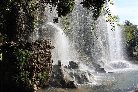 Cascade du parc du chateau Cascade du parc du chateau