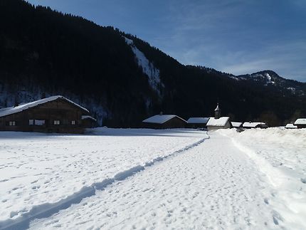 Chapelle sous la neige au Grand-Bornand