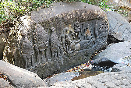 Rivière sculptée aux Mille Lingas - Kbal Spean