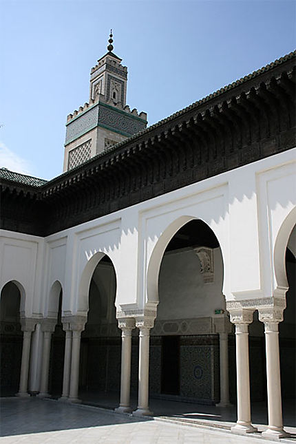 Le minaret de la Mosquée de Paris