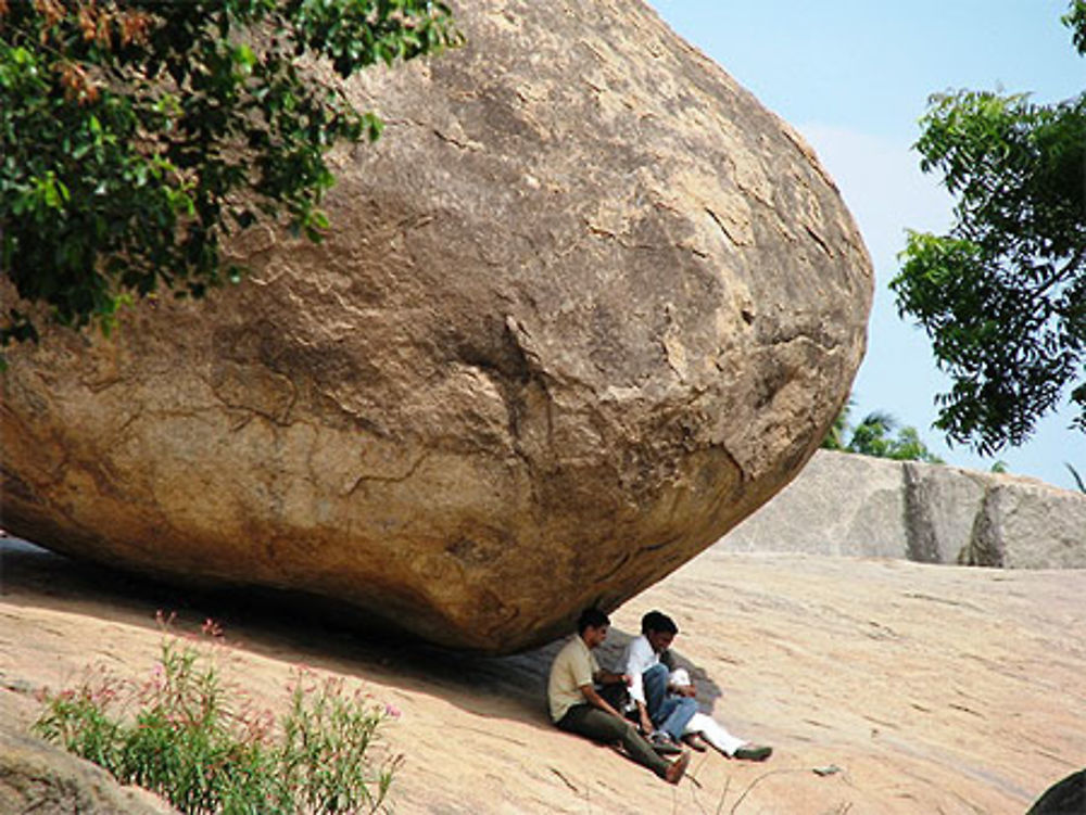 Un Rocher Rond