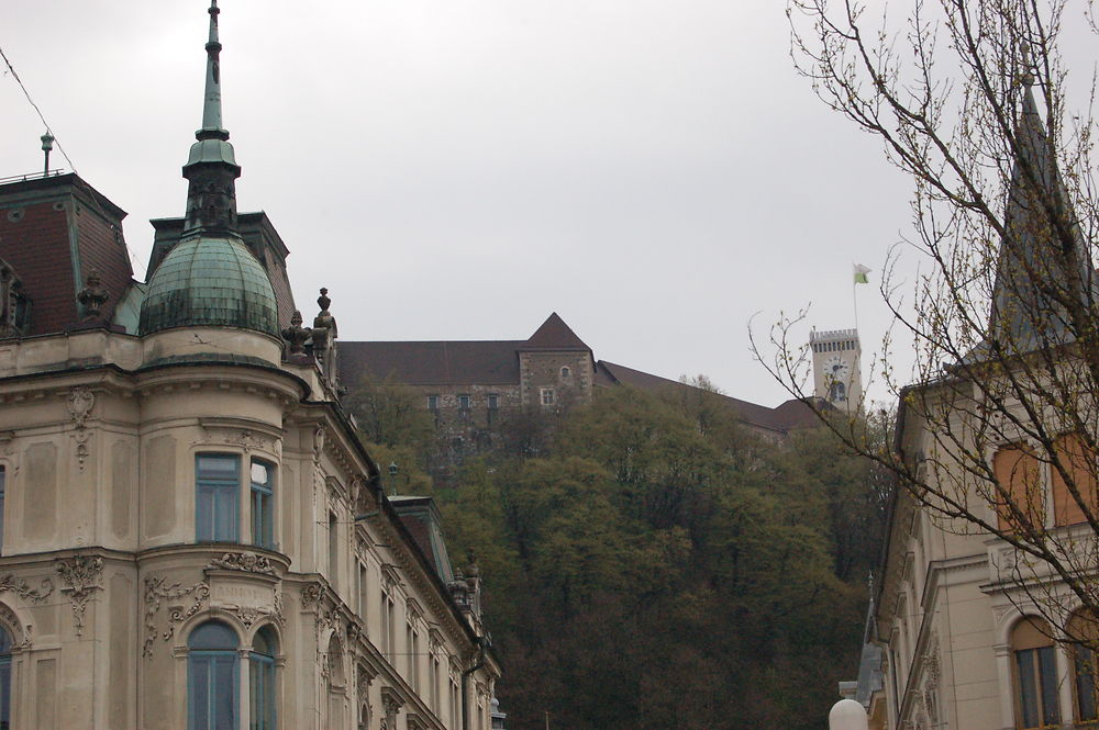 Le château de Ljublana, vu du centre