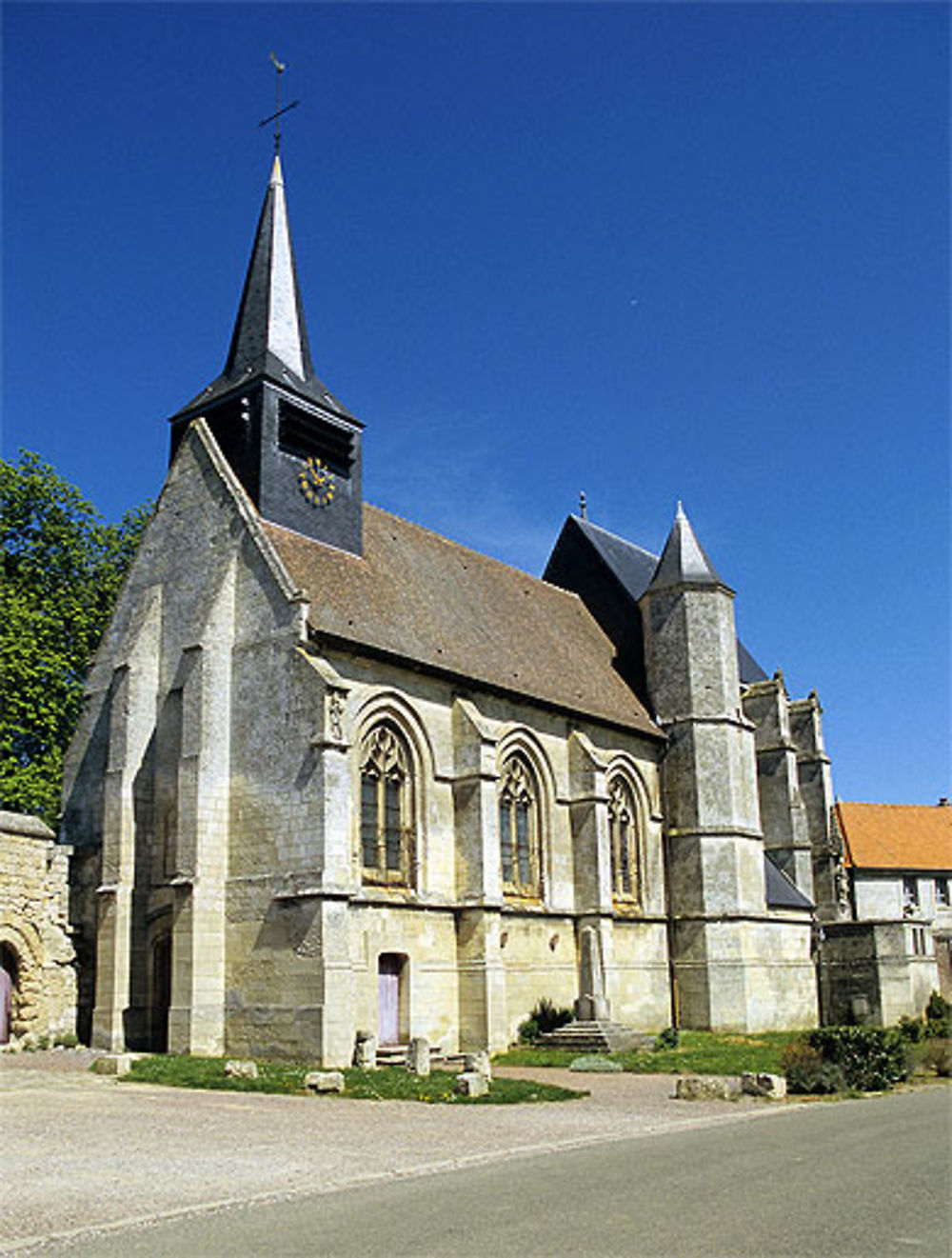 Eglise St-Jacques-le-Majeur, Folleville