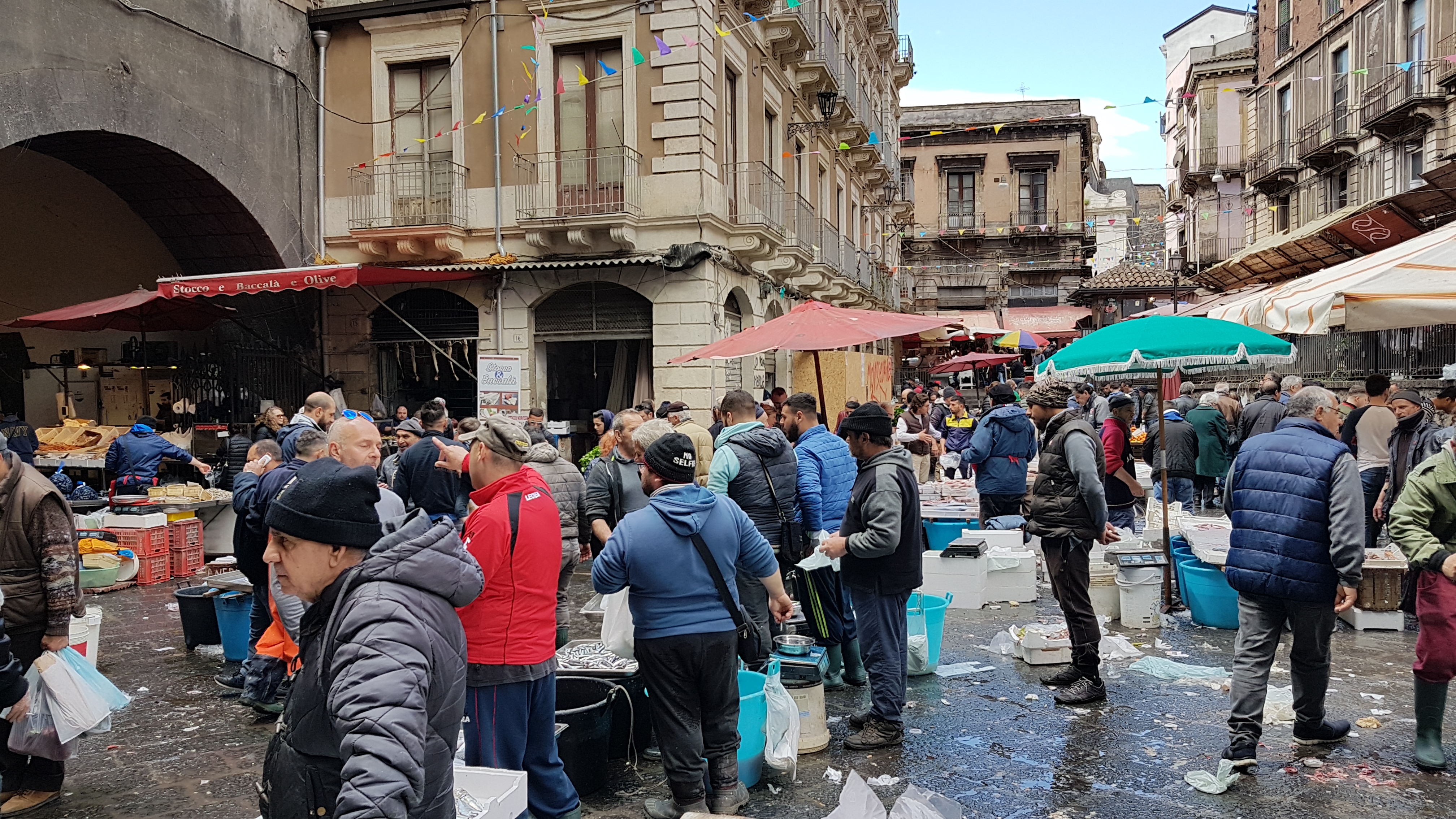 Marché piazza del curro Marché piazza del curro