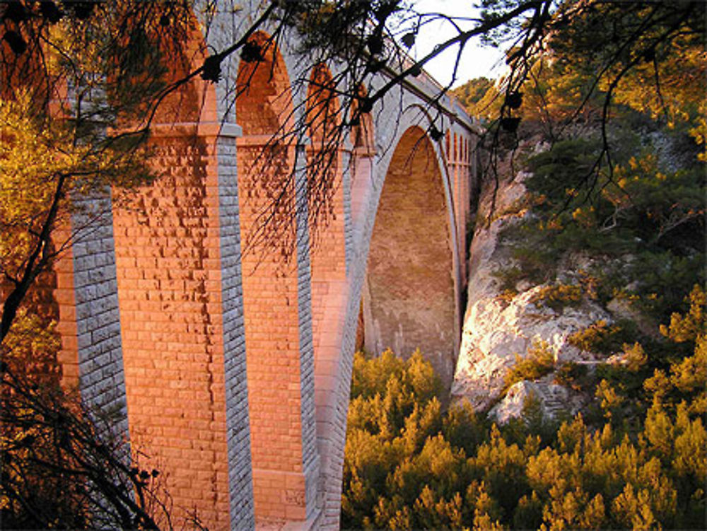 Pont calanques des eaux salées